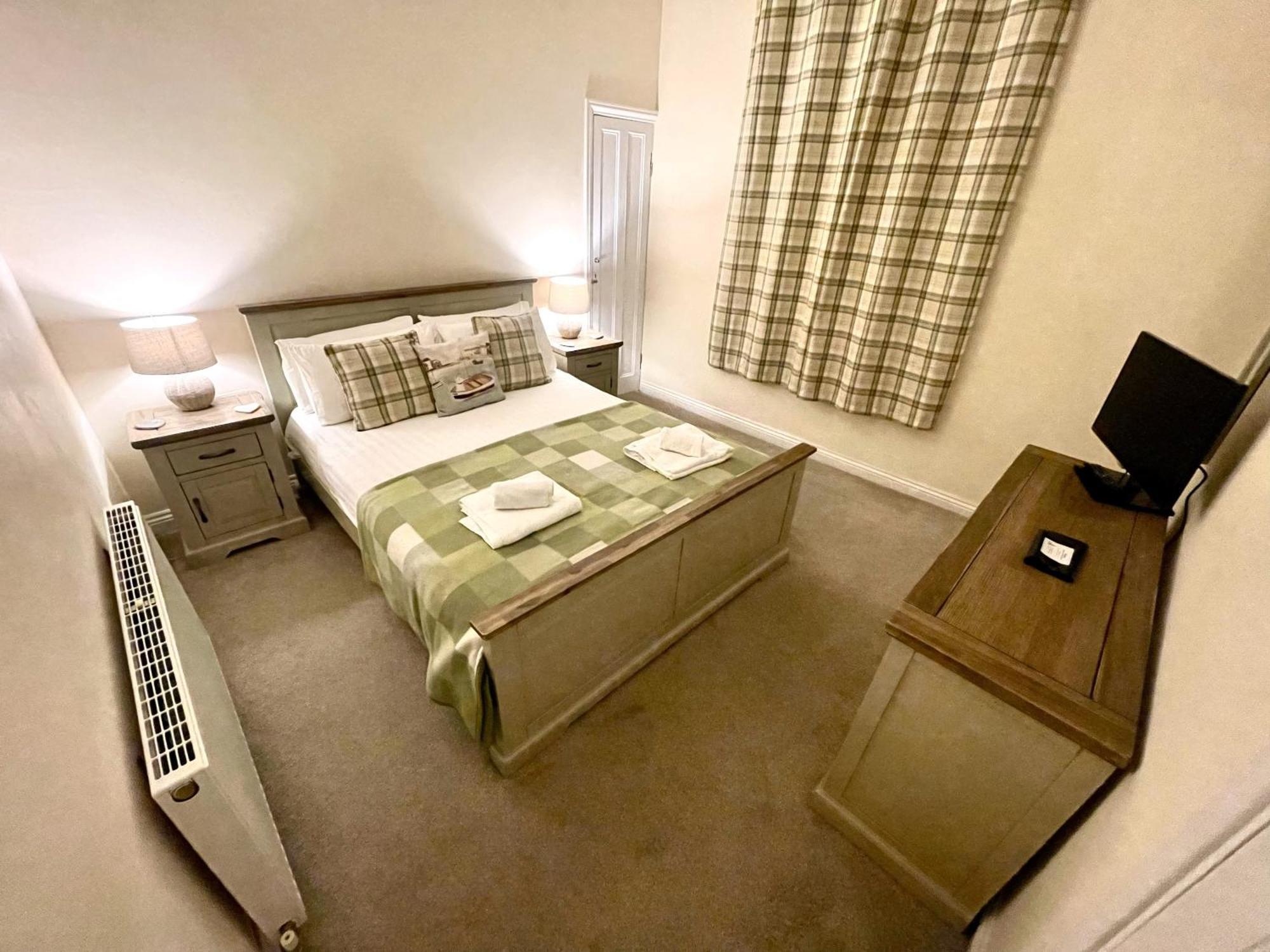Tidesreach Filey, Sleeps 13, Close To Beach Exterior photo